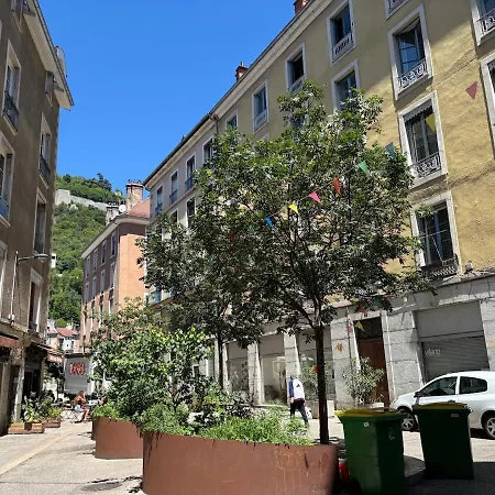 Appartement Rue Chenoise Hyper Centre *