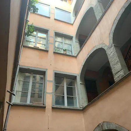 Appartement Rue Chenoise Hyper Centre *