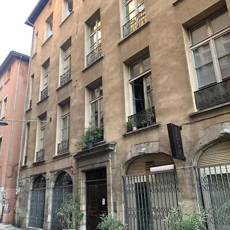 Rue Chenoise Hyper Centre Grenoble