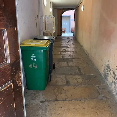 Appartement Rue Chenoise Hyper Centre *